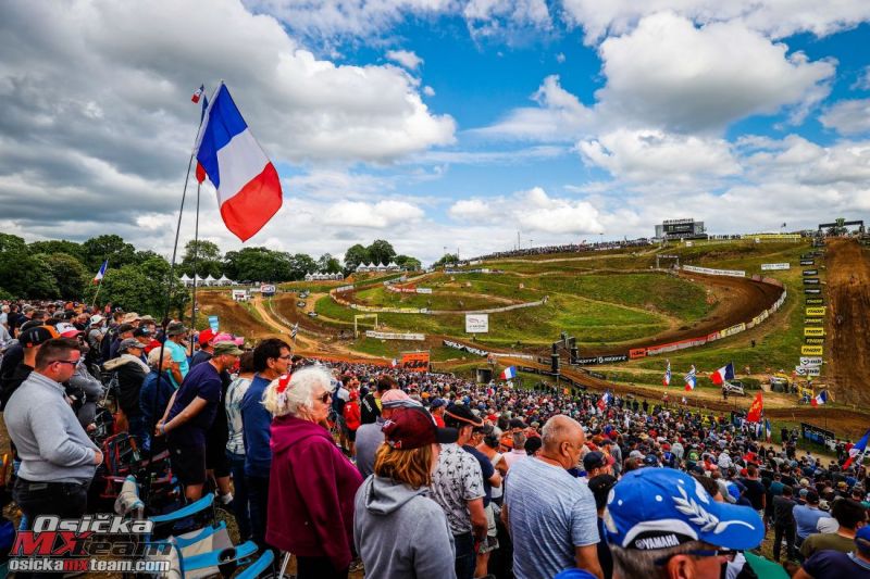 CLOUDS-PEOPLE-6-MOTOCROSS-GP-10-FRA-2022_O86