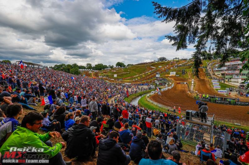 CLOUDS-PEOPLE-MOTOCROSS-GP-10-FRA-2022_O85