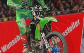 2c6c0f7fd52f4645acabfc58f67f994b-osicka_races_backstage_fmx_15