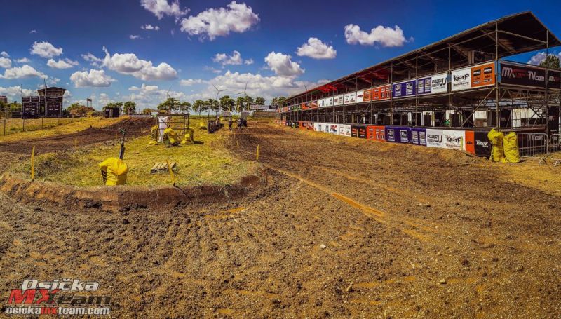 1-CORNER-MOTOCROSS-GP-11-GER-2022_O01