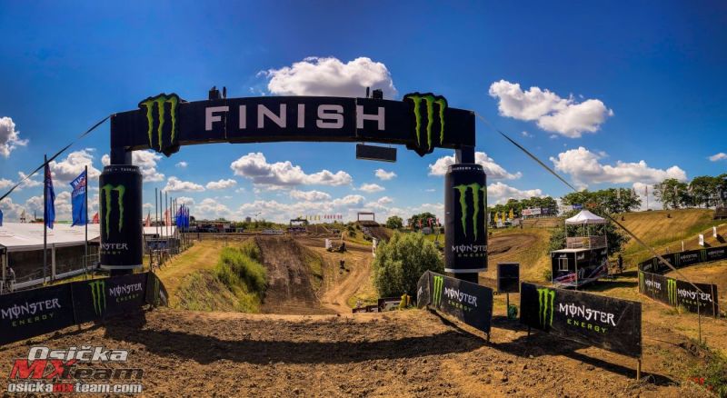 2-FINISH-JUMP-MOTOCROSS-GP-11-GER-2022_O01